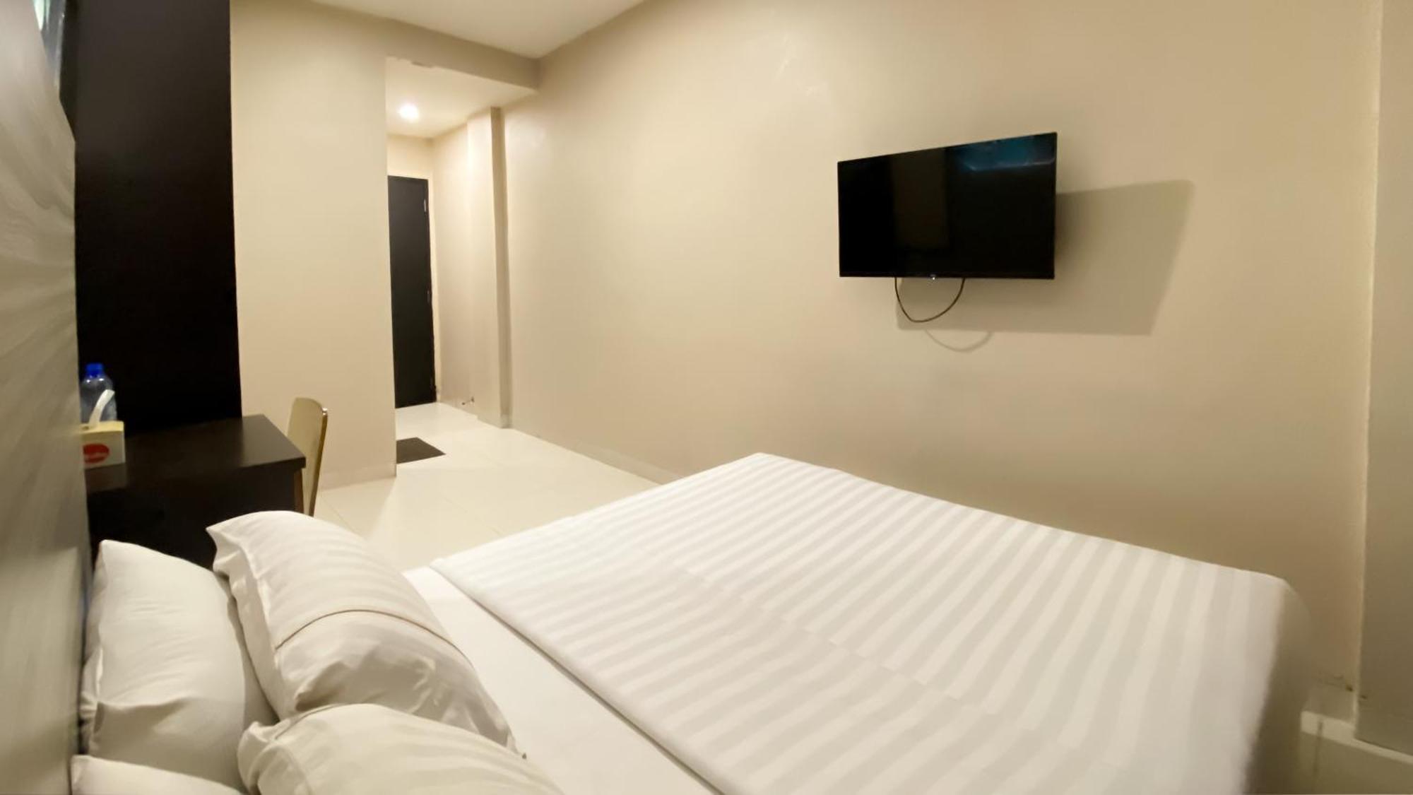 Os Hotel Batu Aji Batam Esterno foto